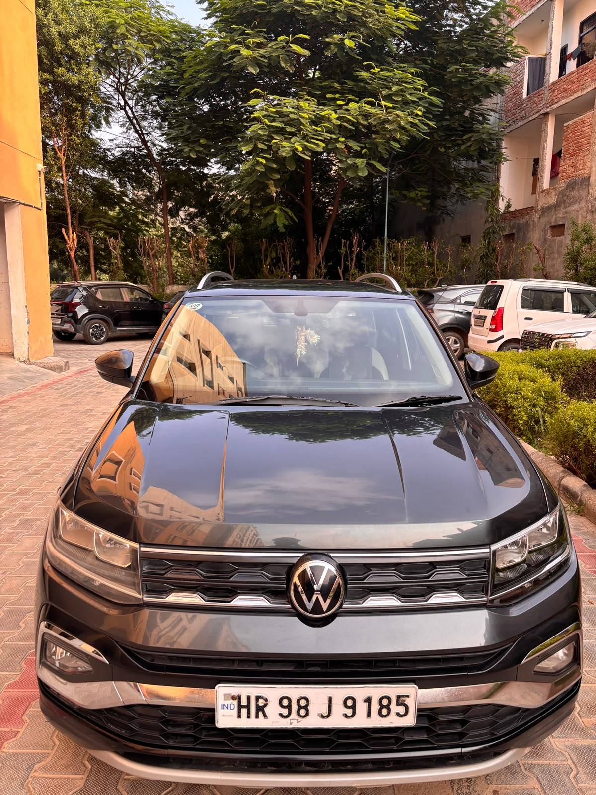 2023 Volkswagen TAIGUN HIGHLINE 1.0 TSI MT for sale on Truwo, Gurugram