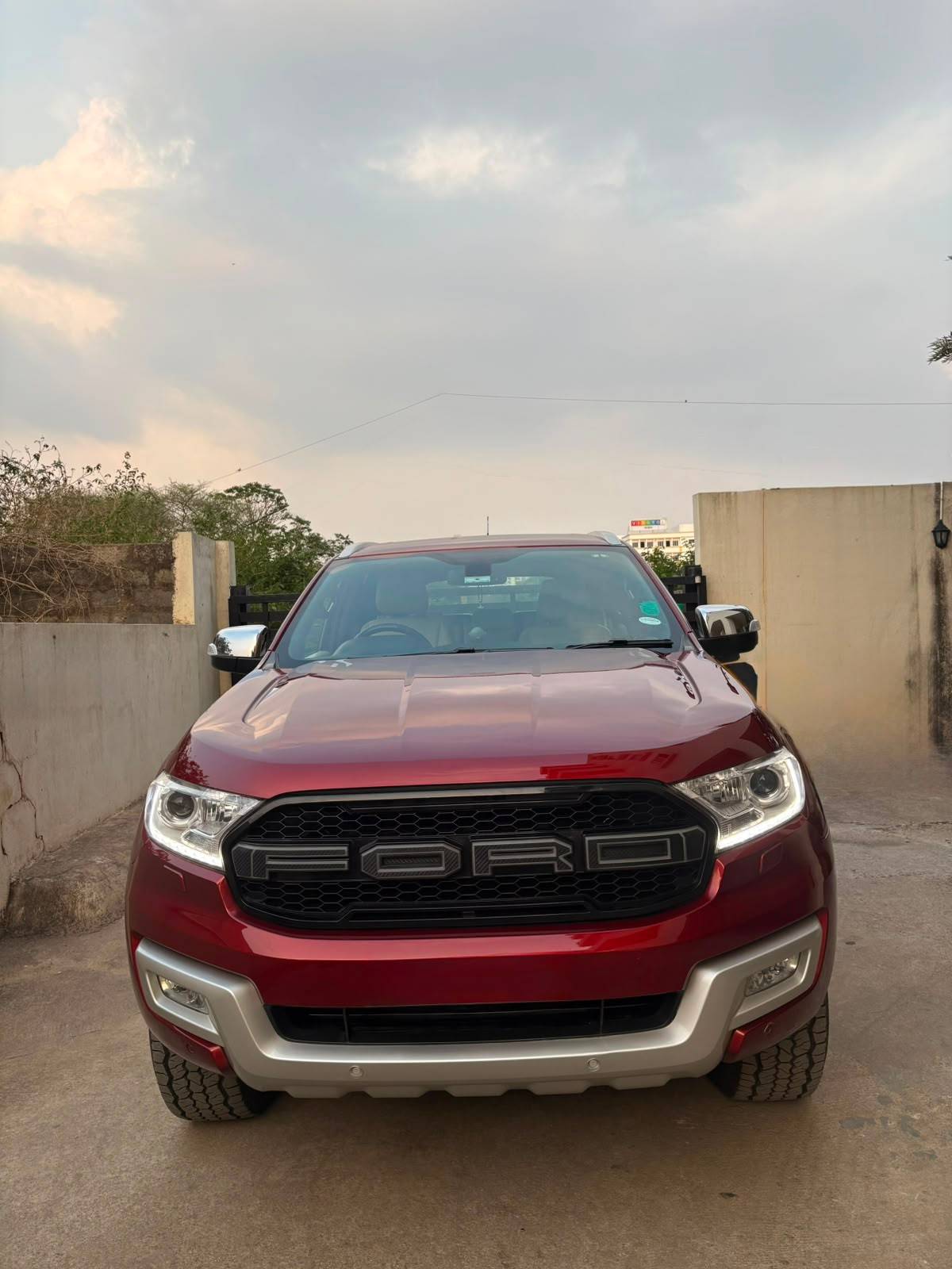 2017 Ford Endeavour Titanium 3.2 4x4 AT for sale on Truwo, Bengaluru