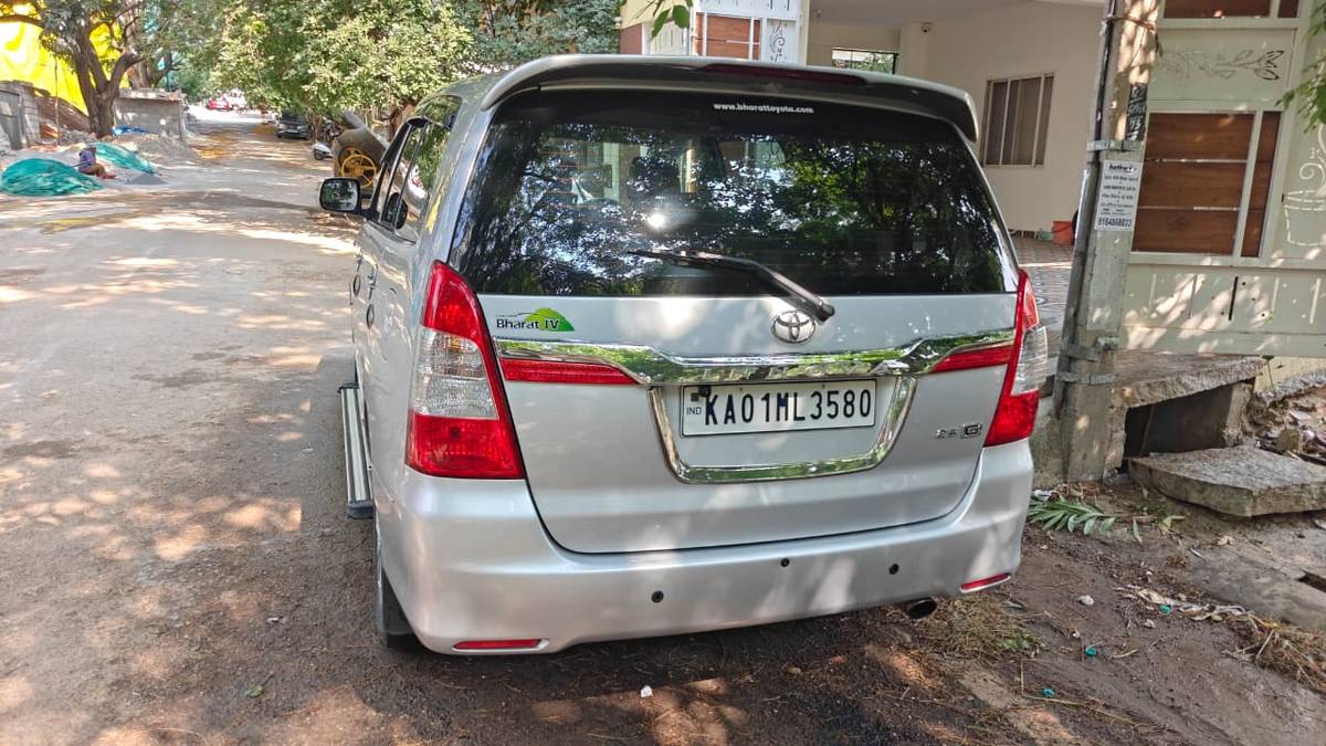 2014 Toyota Innova 2.5 GX 7 STR for sale on Truwo, Bangalore