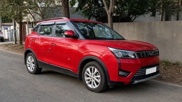 2020 Mahindra XUV300 W8 1.2 Petrol in bangalore for sale on Truwo