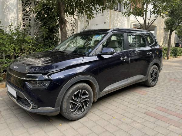 2022 Kia Carens Luxury Plus 1.4 Petrol DCT 7 STR in bangalore for sale on Truwo