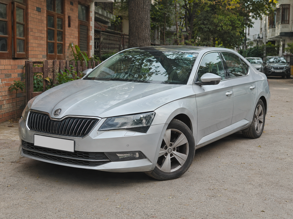 2016 Skoda Superb 1.8 TSI Style DSG in Delhi for sale on Truwo