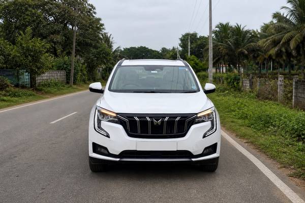 2024 Mahindra XUV700 AX 7 P MT 7 STR in bangalore for sale on Truwo